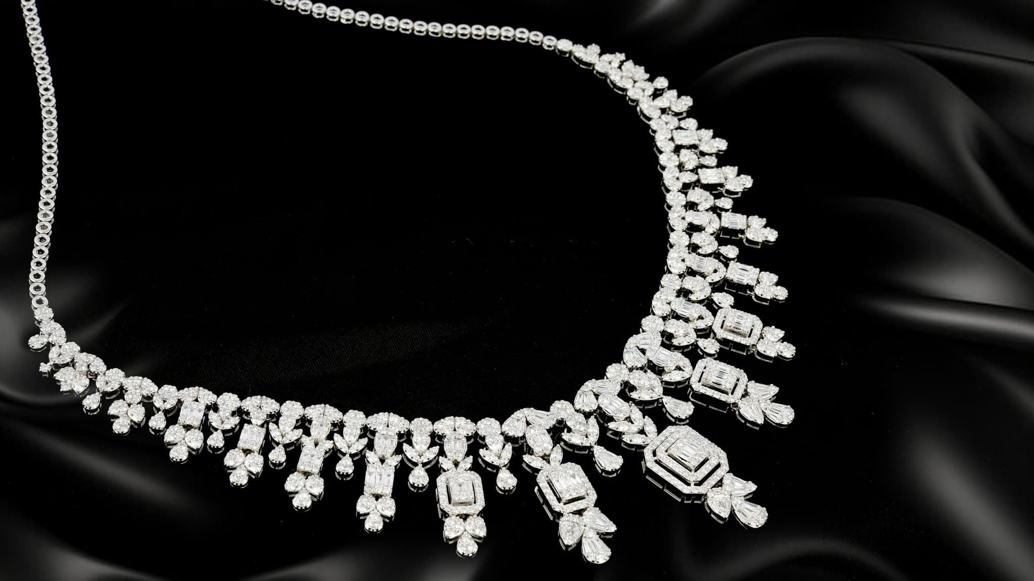 London Diamond Jewellers Online Offering Luxury at Your Fingertips