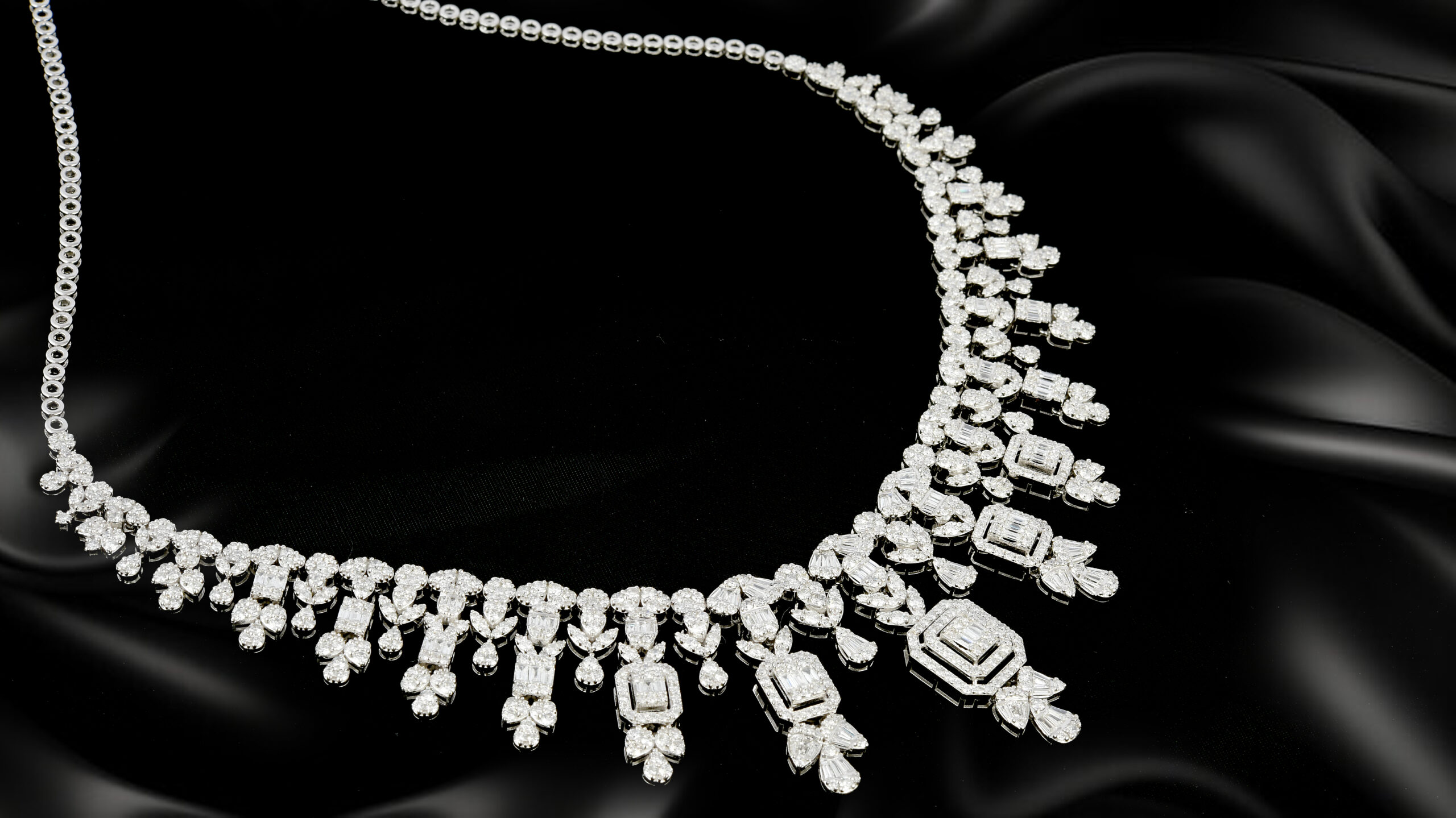 London Diamond Jewellers Online Offering Luxury at Your Fingertips